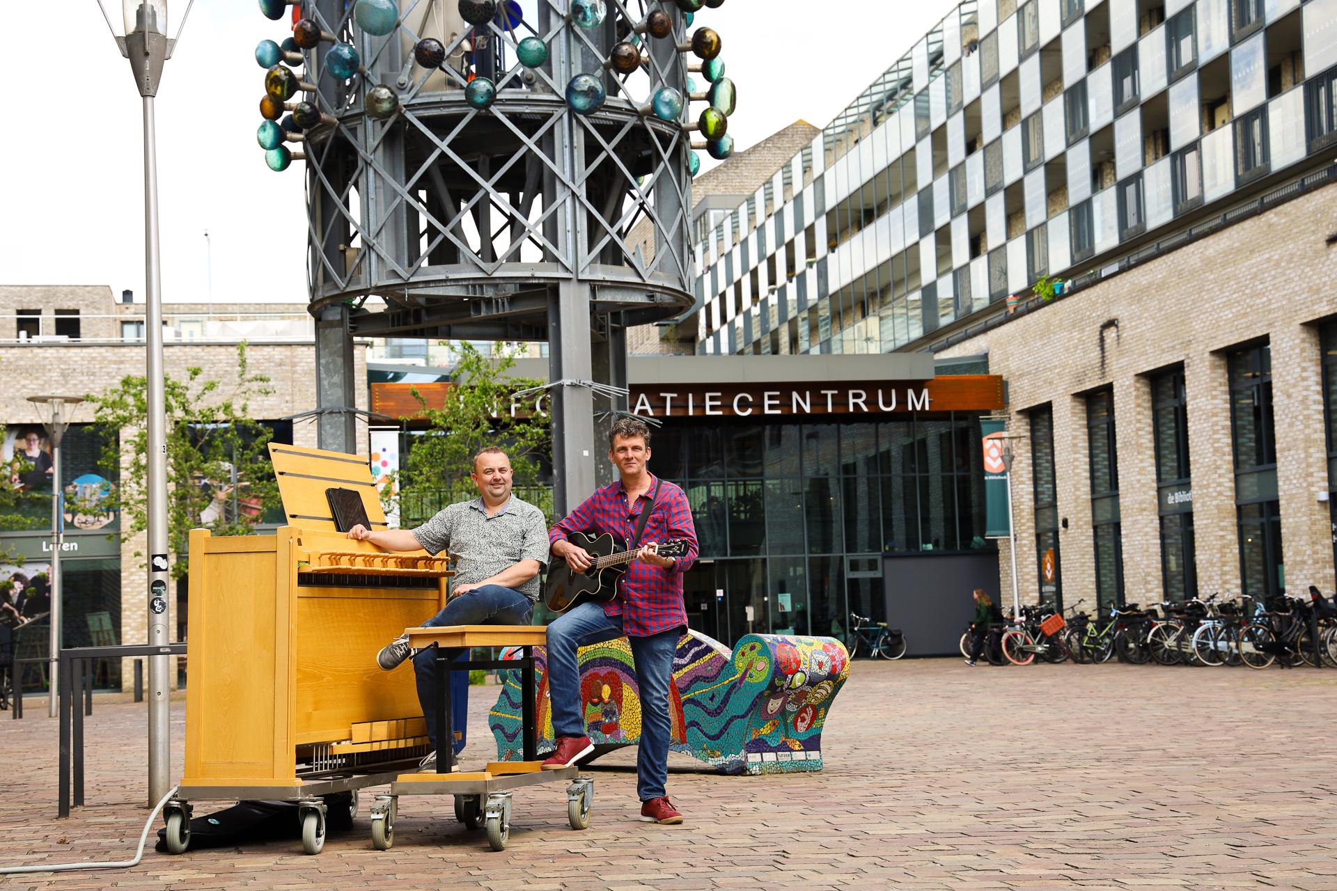 Zingende toren weer van start